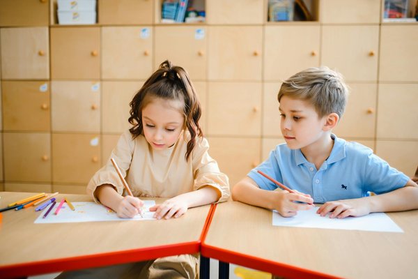 école pédagogie alternative : comprendre ses avantages et ses méthodes